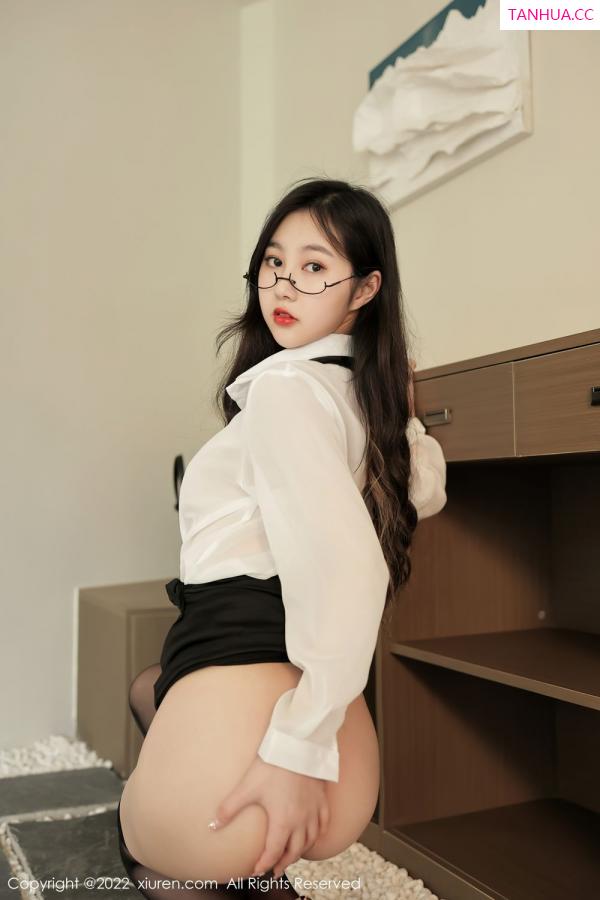 谢晚晚  [XiuRen]高清写真图 2022.06.08 No.5117 谢晚晚第53张图片